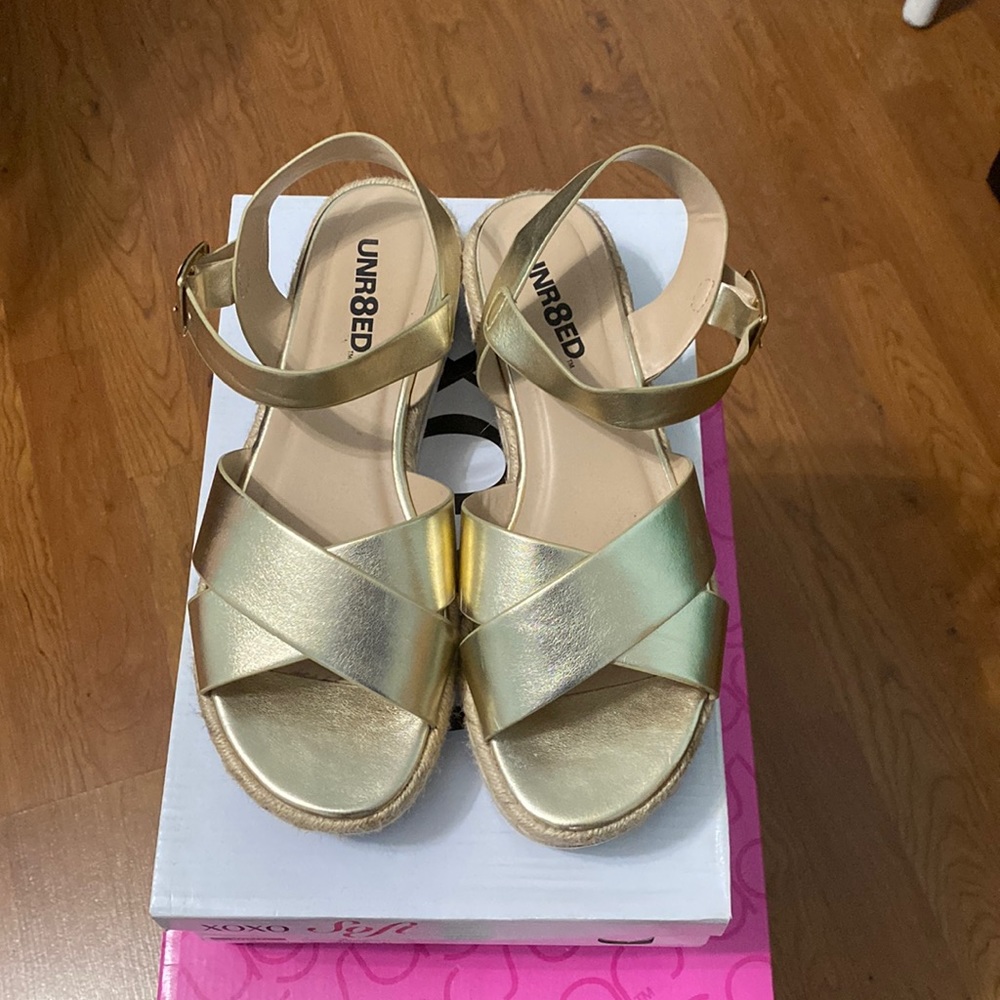 Women’s sandals